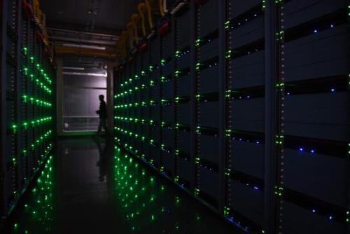 百纵科技机房002.jpg
